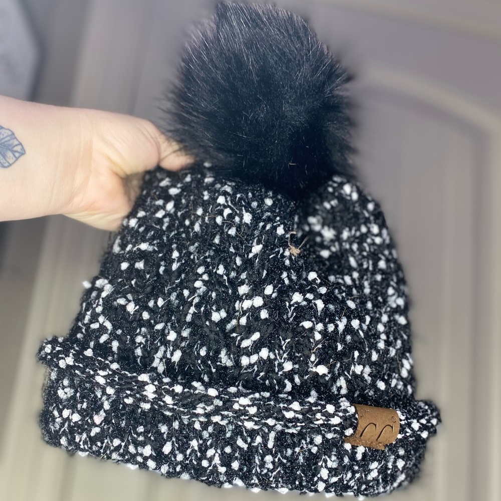 Pom pom C.C. beanie